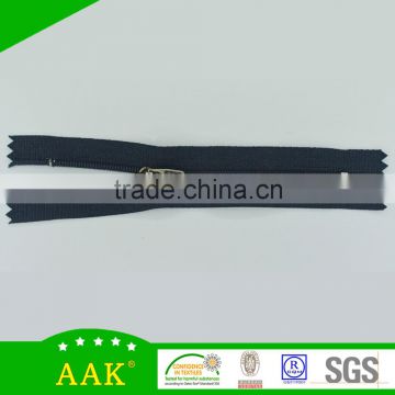Sports apparel very cheap garments type 3.5# nylon close end zippers with die cast spring slider