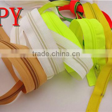 All kinds of zippers for retail or wholesale
