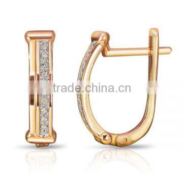 14K gold earring with diamonds