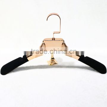 High end velvet covered shoulder plastic hanger for whole sale