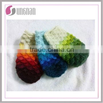 Christmas design of the knitting cup cosy ,cup sleeve