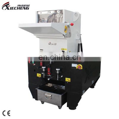 Plastic crushing machine auxiliary plastics products manufacturing machine