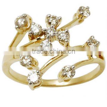 indina diamond ring, heavy look inexpensive diamond ring, light weight gold ring