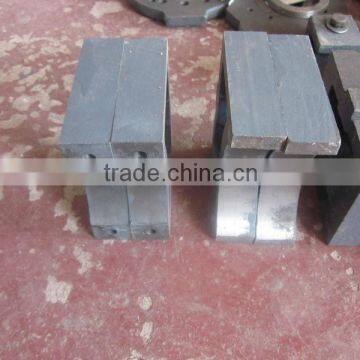 Cushion block for test bench made of steel