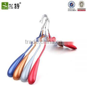 Colorful Wide Shoulder PVC Coat Metal Hangers in Guilin