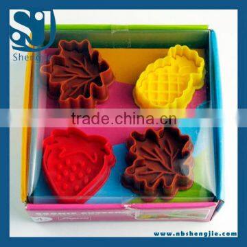 Trade assurance 4pcs Different shapelovely hedgehog cake mould/kangaroo shape Plastic cake mould