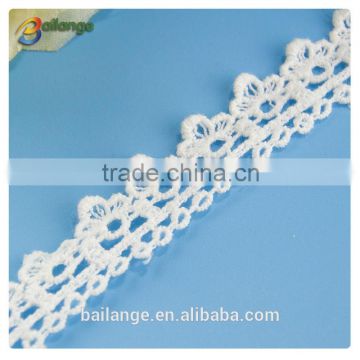 2016 China manufacturer Embroidered white trimming for garment