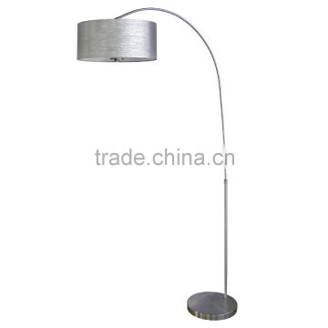 Floor lamp(Lampadaire/Una lampara) in satin steel finish with 16" starlight weave fabric lamp shade
