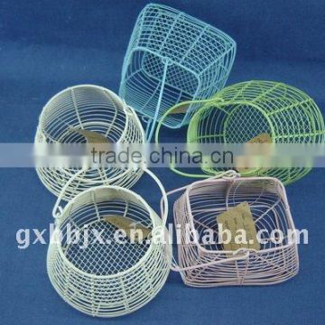 Wire multi-shape egg storage basket with handle