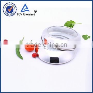 universal pan lid can fit many sizes pots