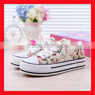 Trendy Low Top Canvas shoe Natural Floral Flat Lady Shoe comfortable