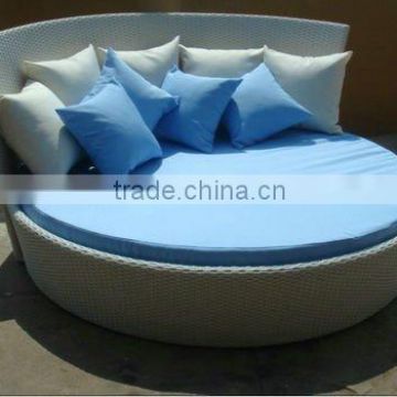 rattan wicker Luxurious lounger with tables lounge Garden Furniture Outdoor Rattan Double Sun Chaise Lounge