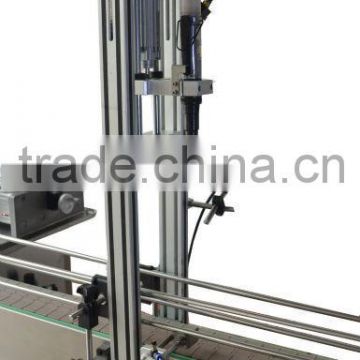 Capping machine for plastic
