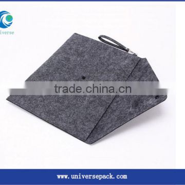 Customized flap style felt hand bag for packaging