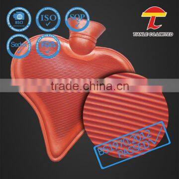 Red color 1000ml heart shape BS rubber hot water bottle