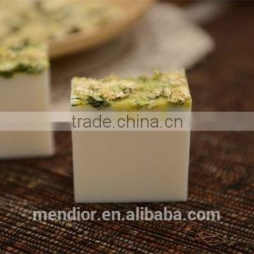 Natural White chrysanthemum essential oil & goat milk handmade soap face cleaning soap dry flower antiallergic OEM custom brand