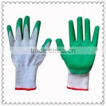 Green T/C latex hand gloves with crinkle surfaceJRE42