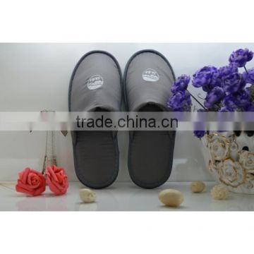 Hotel good quality embroidered slipper with white print