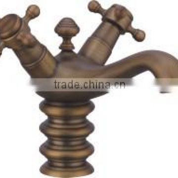 European Style Brass Antique Faucet for Bathroom (Q13800A)