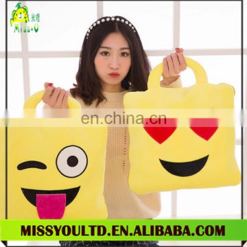China Factory Custom plush emoji pillow blanket
