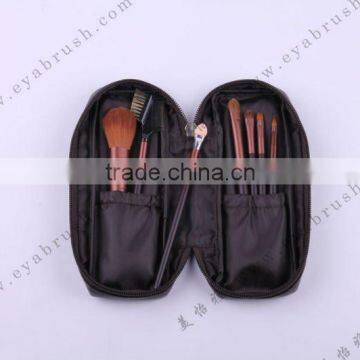 Different type of fashionale cosmetic makeup brush sets