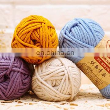 wholesale acrylic and nylon blended chunky soft hand knitting yarn ball