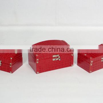 Simple rectangular box red crocodile