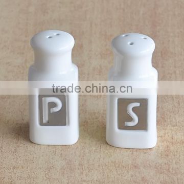 Ceramic salt and pepper shaker set