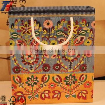Custom high quality exquisite paper bags with handles wholesale