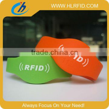 UHF Silicone wristband tag,ISO18000-6C UHF Gen 2 RFID bracelet for Sporting venues,cheap Alien H3 uhf watches price