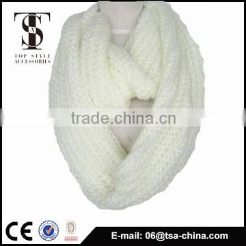 Gold supplier fashion style white color hand knitted scarf