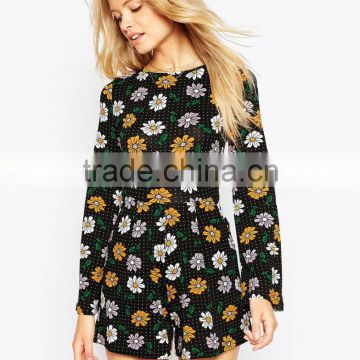 2015 China factory OEM ODM fashionable customized Flared Sleeves Romper in Dot Daisy Print