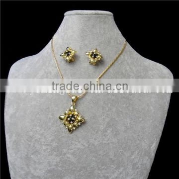 fashion two jewelry set latest design beads necklace and golden ear rings