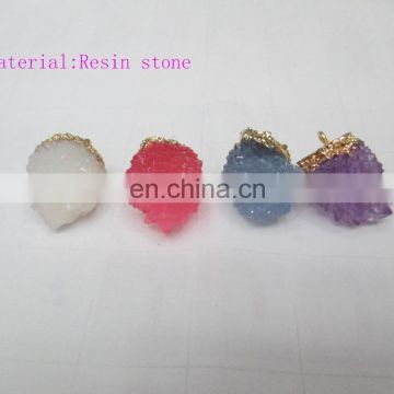 New arrival cheaper colorful resin stone pendant in stock