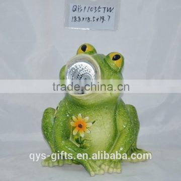 Frog Garden Resin statue with Solar LED Lighting