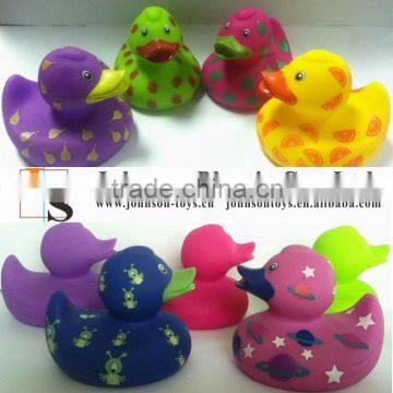 rubber floating bath duck toy