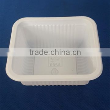 white plastic dessert tray
