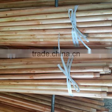 Made in China Cheap Wood Varnished Broom Handle