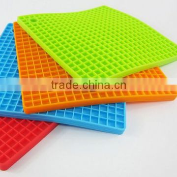 Hot sale FDA and LFGB food grade colorful square shape silicone table mat & silicone placemat                        
                                                Quality Choice