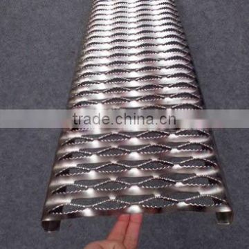 Perf-O Grip safety grating for warehouse ladders