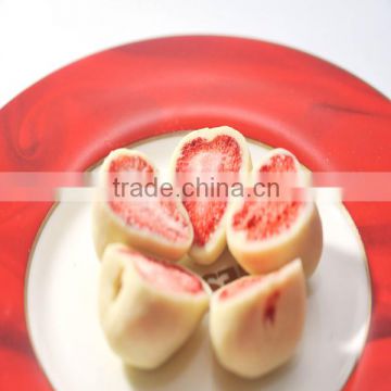 healthy and delicious strawberry chocolate snack food60