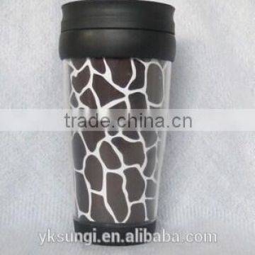 Double wall plastic cup with color