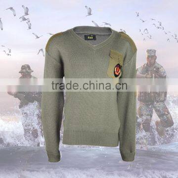 olive green sewing LOGO outdoor army sweater with 30%wool and 70%acrylic