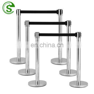 4 PCS Queue Stanchions with 2m Retractable Belt from China factory