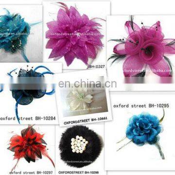 The nearest fashion flower feather brooch