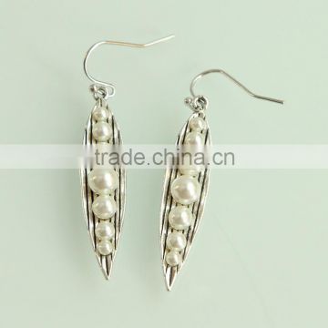 silver hanging pearl earrrings