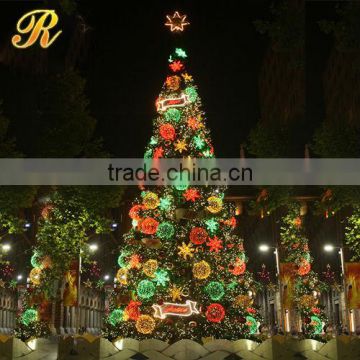 Big commercial Christmas tree for mall decoration