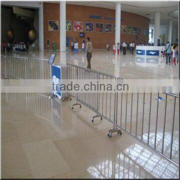 Retractable custom crowd control belt barrier