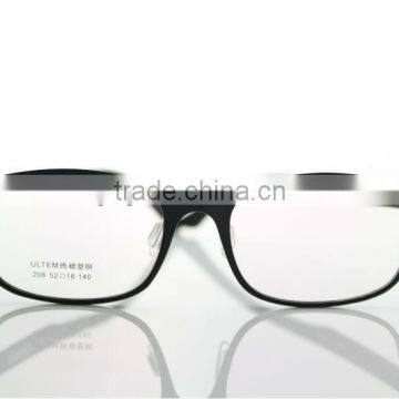 2013 news frames TR-90 208