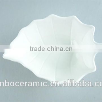 stock cheap popular small white porcelain leaf-shaped dish